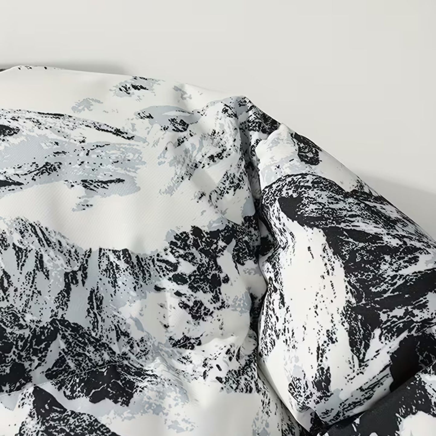 Mountain Print Puffer Jacket | Revangiol