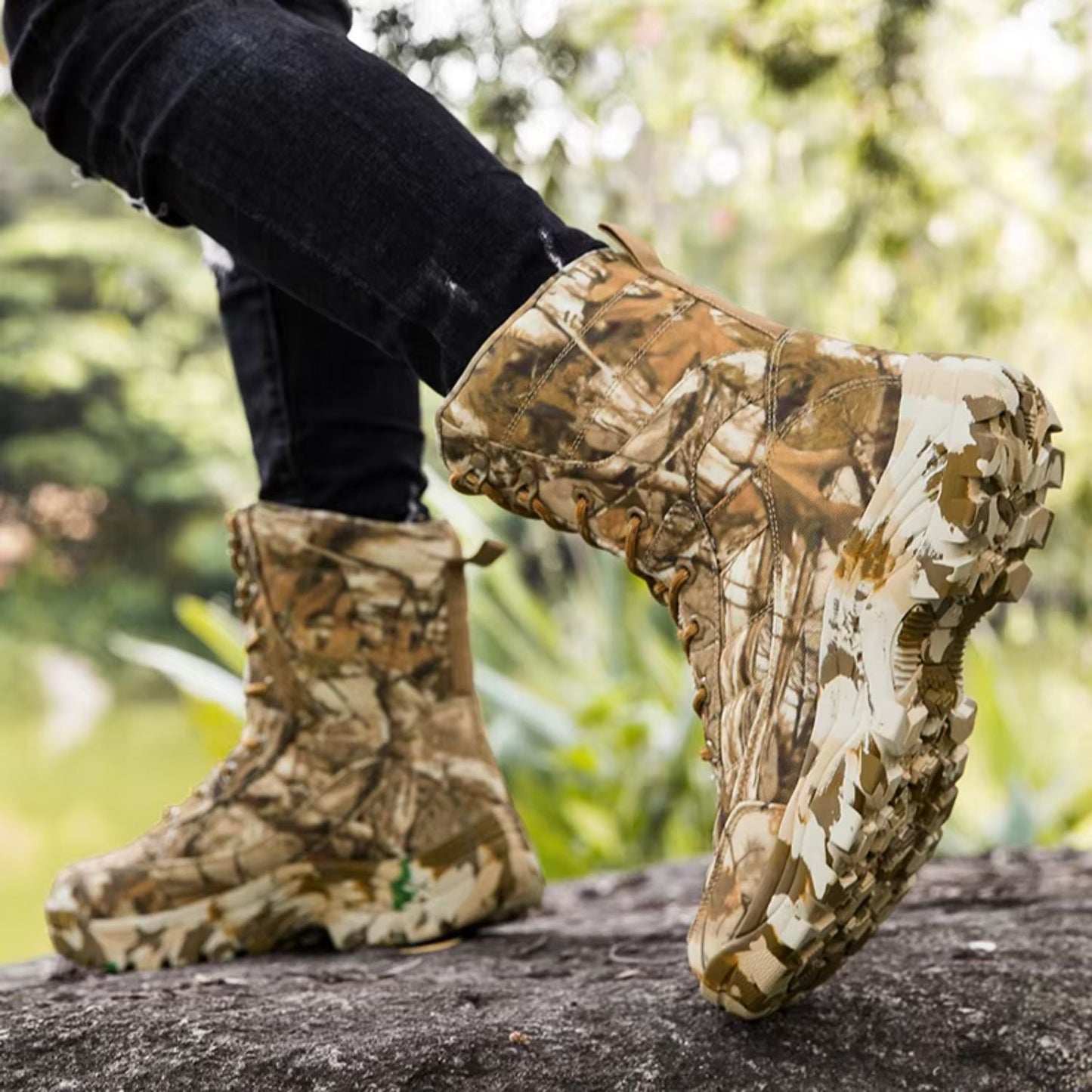 Insulated Camo Hunting Boots | Revangiol