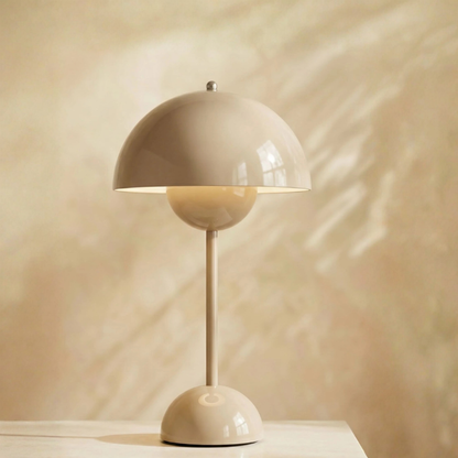 Classic-Inspired Spherical Table Light | Revangiol