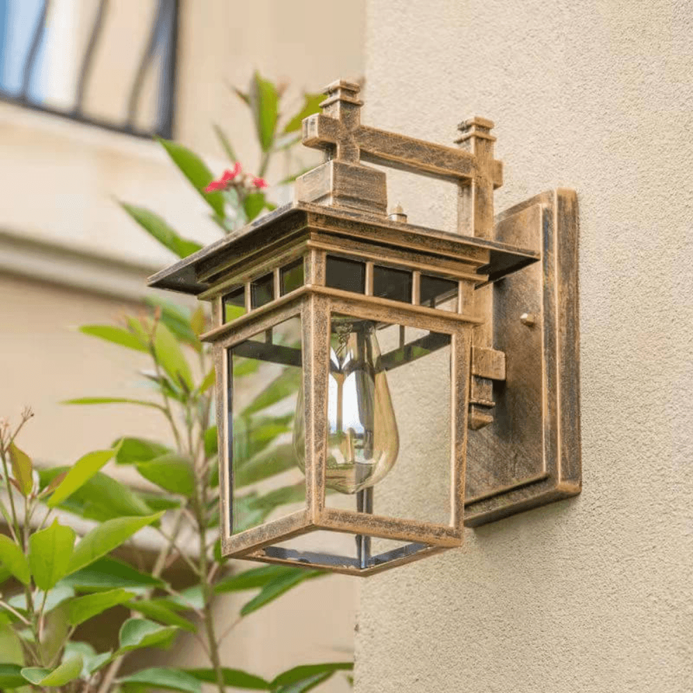 Weather Resistant Outdoor Wall Light | Revangiol