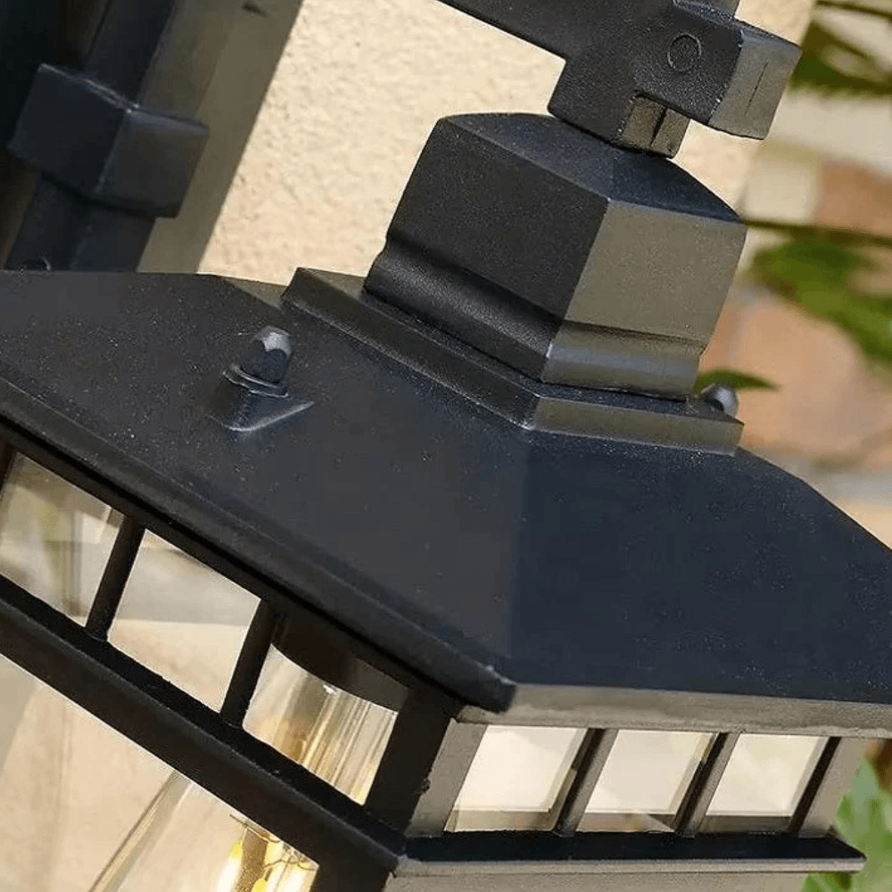 Weather Resistant Outdoor Wall Light | Revangiol