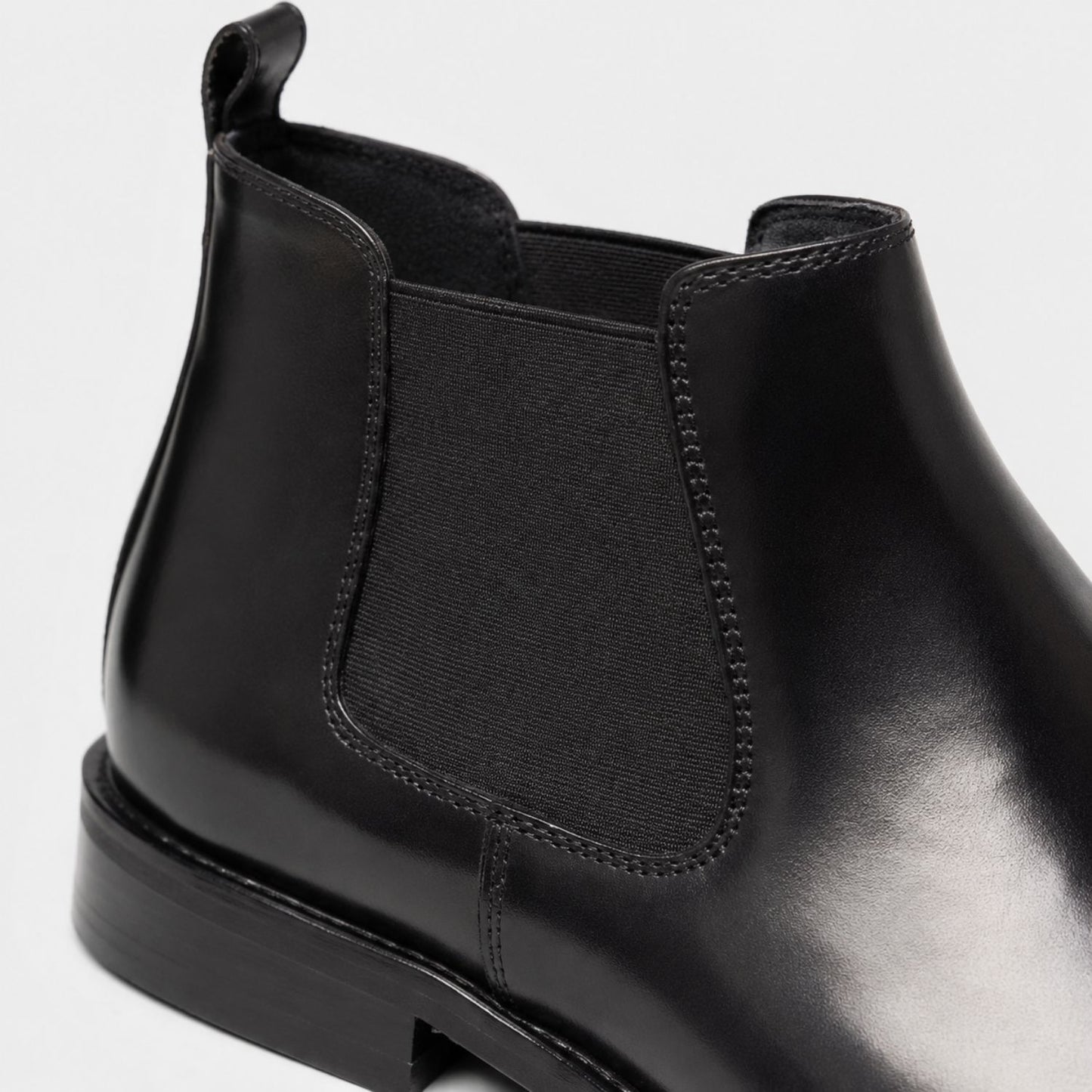 Refined Leather Chelsea Boots | Revangiol