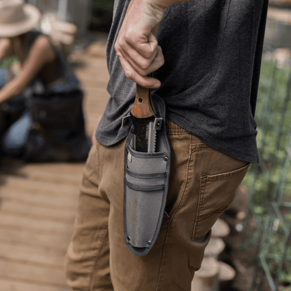 Premium Stainless Steel Gardening Knife with Walnut Grip | Revangiol